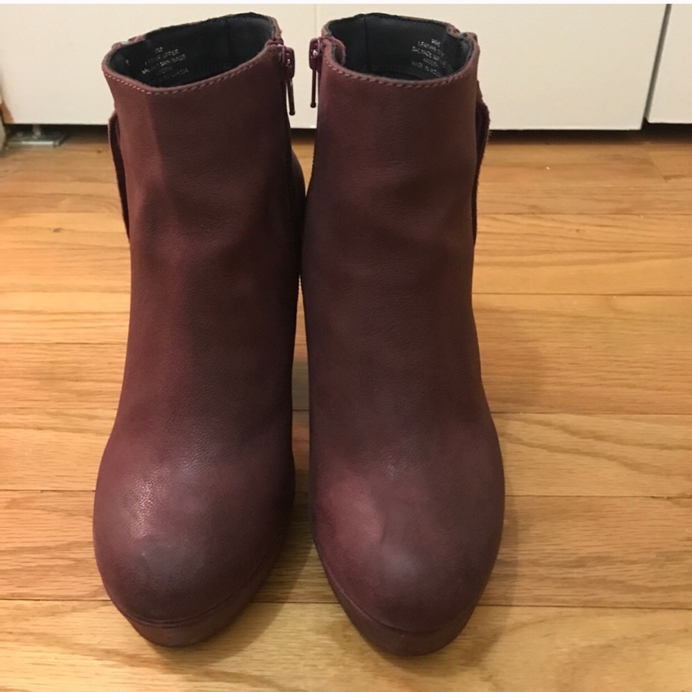 STEVE MADDEN Brushed distressed leather booties